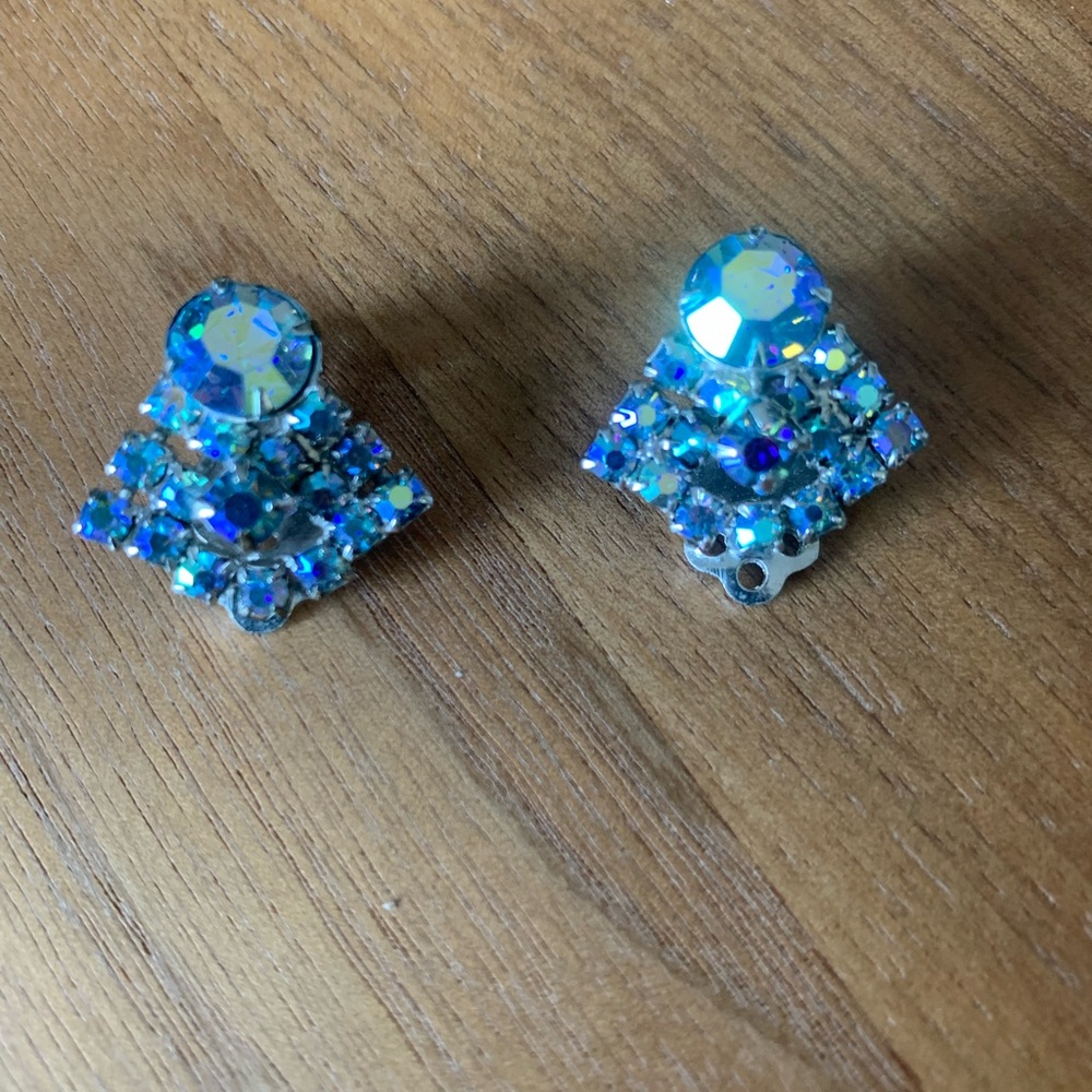 Vintage Continental Sparkling Blue Rhinestone Earrings. Clip-on. Perfect!